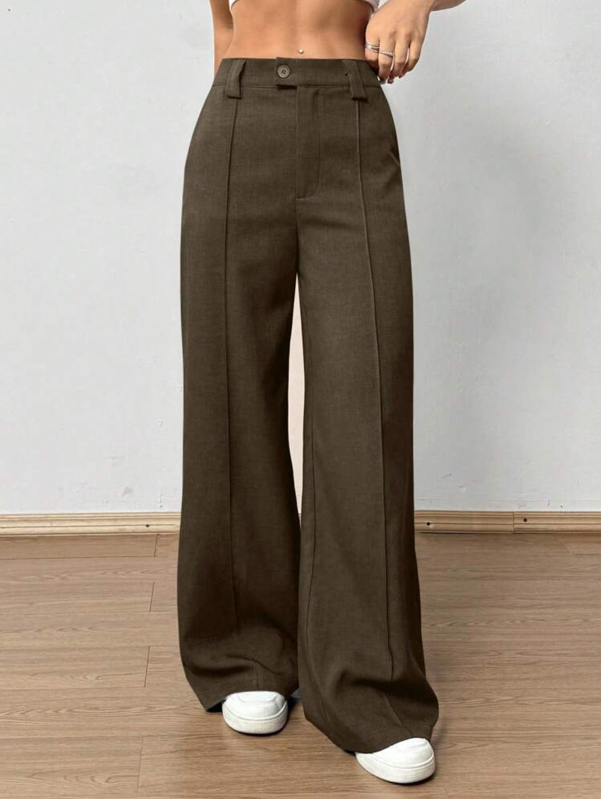 Pantalon de costume à taille haute et jambe droite