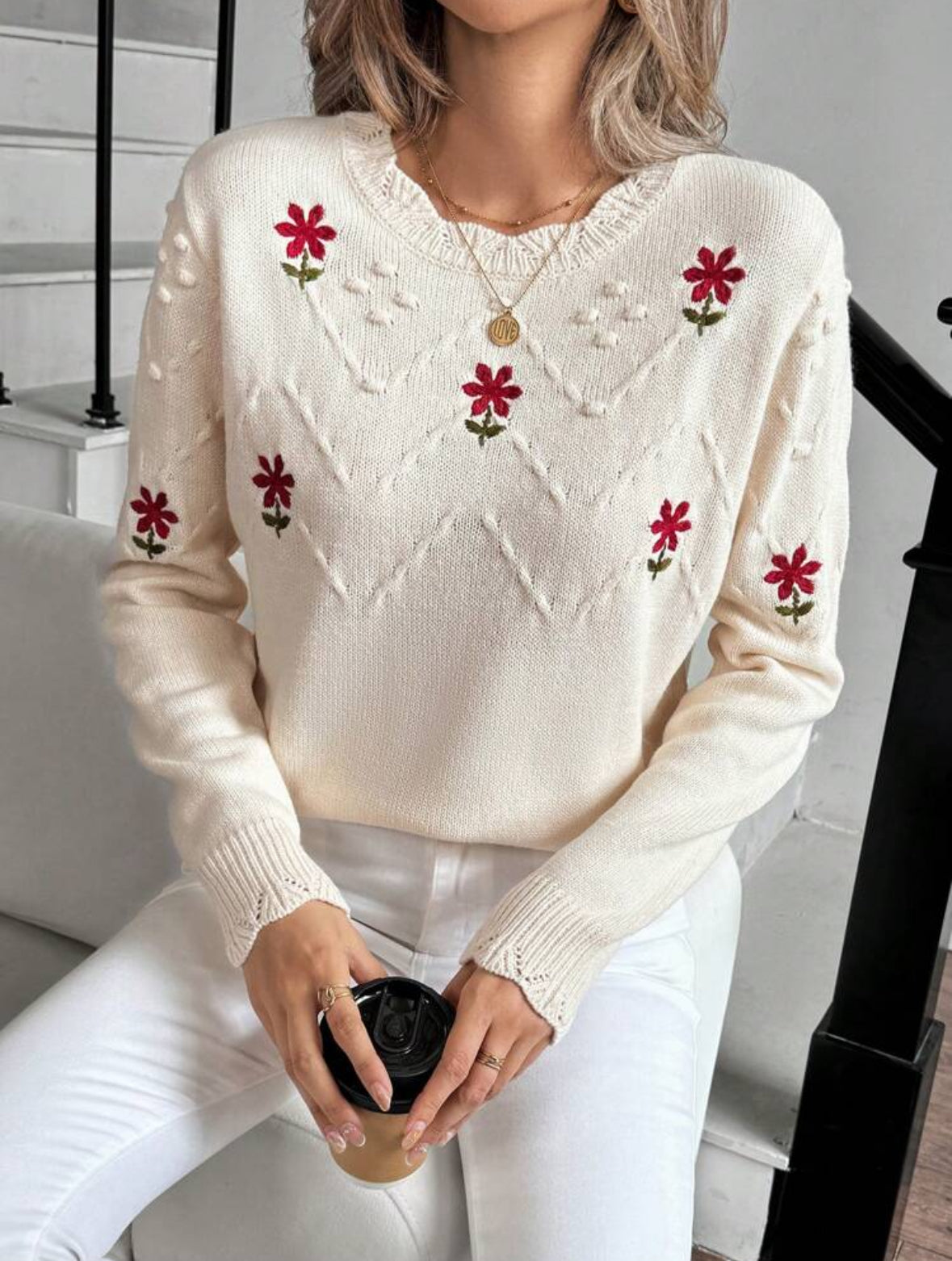 Pull ample décontracté avec broderie florale