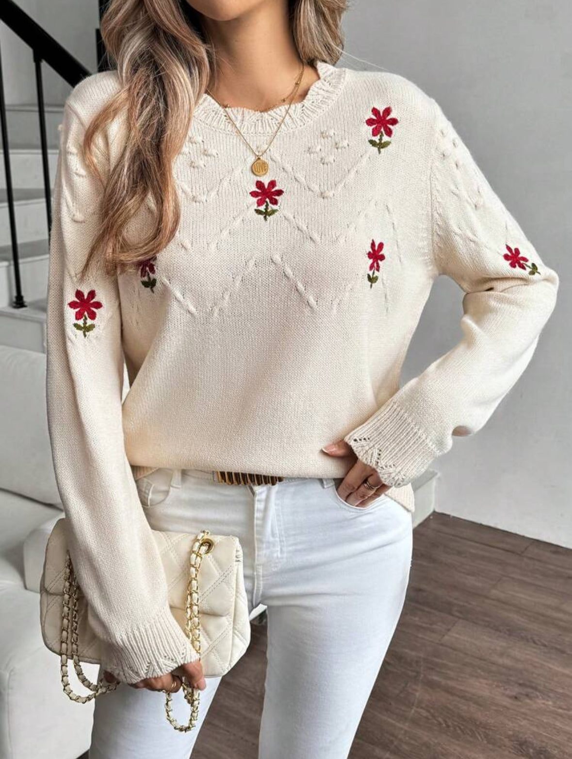 Pull ample décontracté avec broderie florale