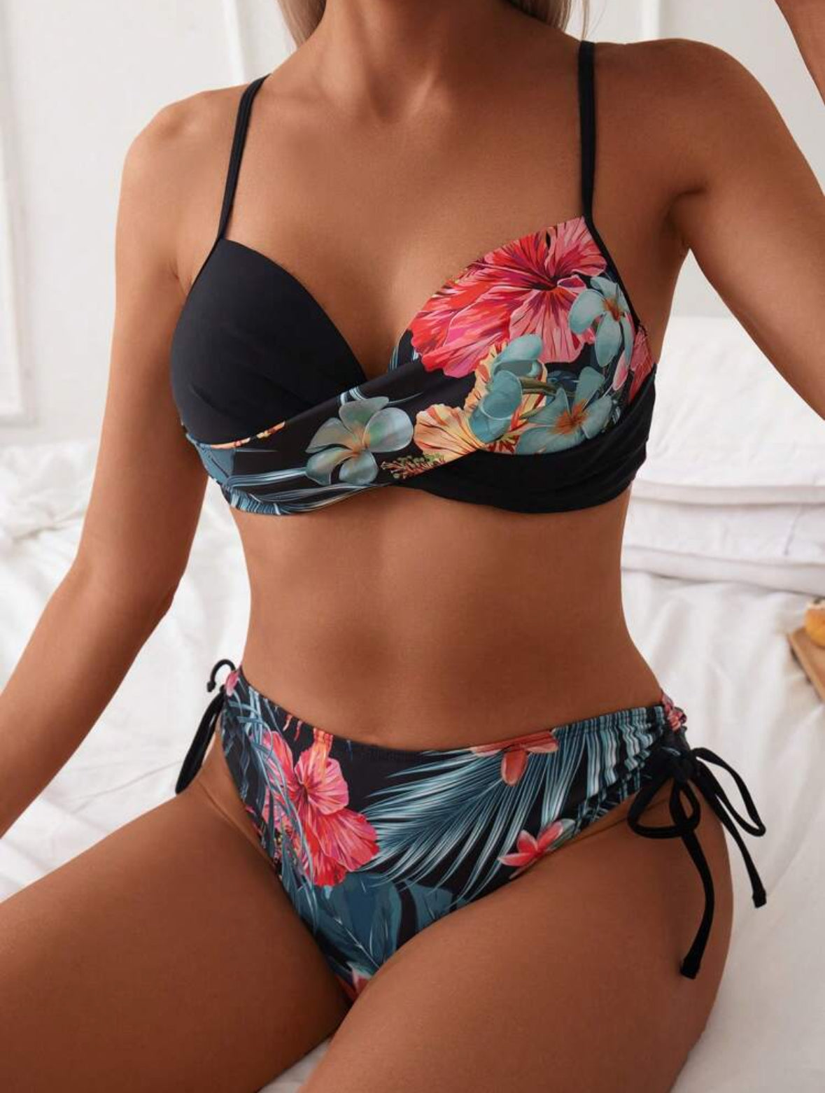 Bikini à croisillon