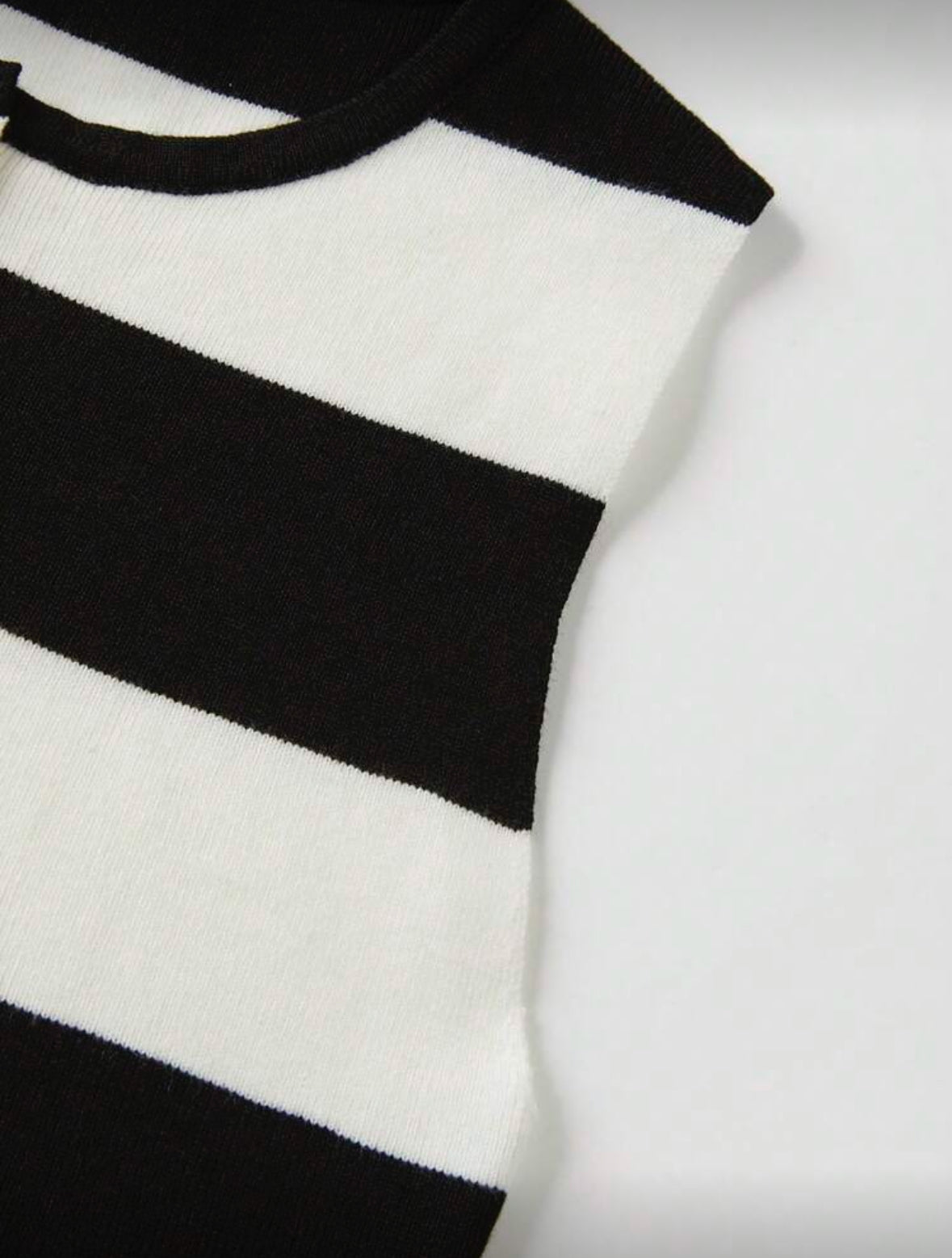 Top tricoté sans manches