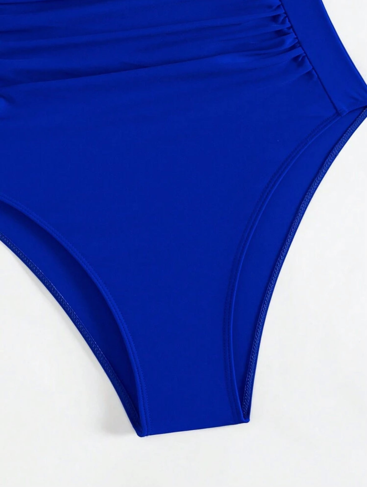 Une pièce Royal Blu
