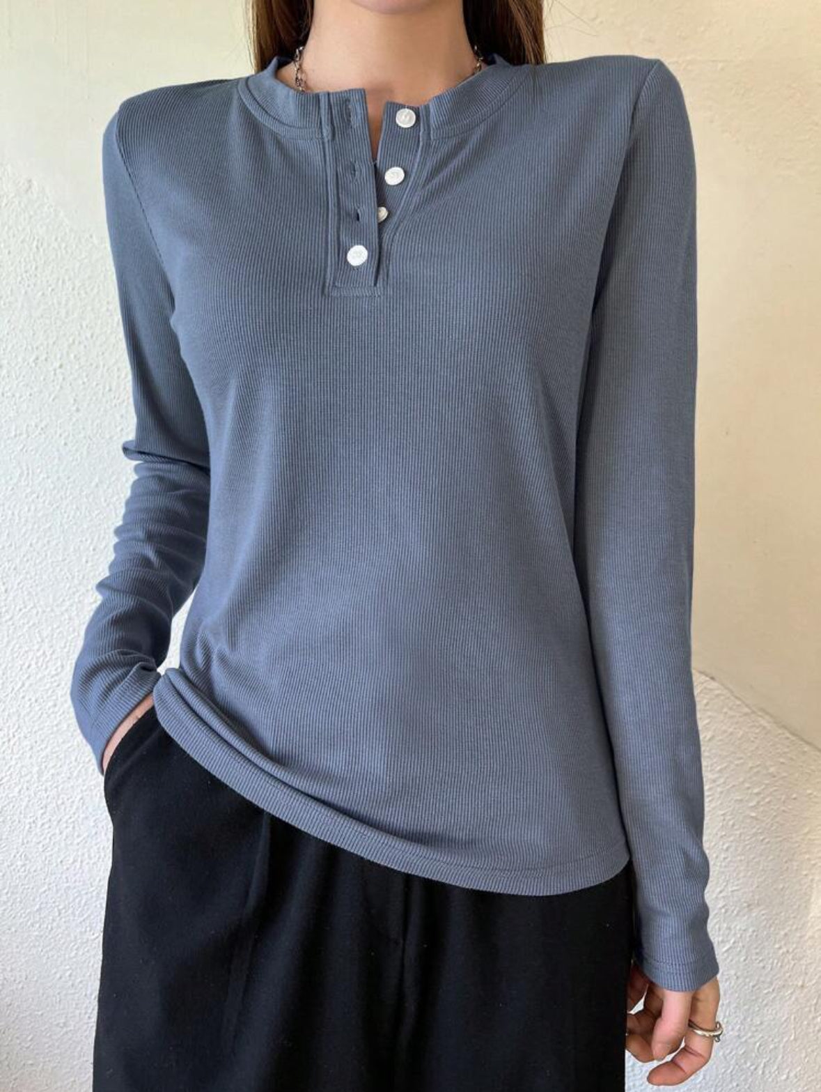 T-shirt à manches longues moulant unicolore