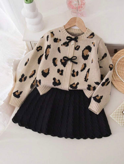 Ensemble poésie (Cardigan+Mini jupe)