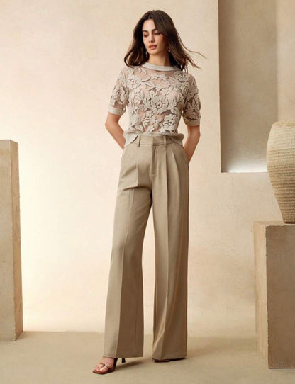 Top tricoté à fleurs
