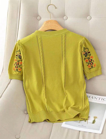 Top tricoté à manches bouffantes