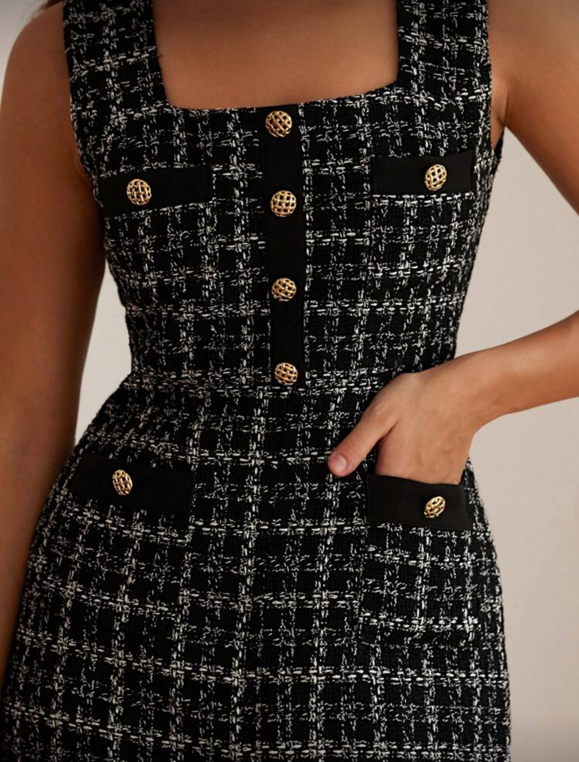 Robe à col carré
