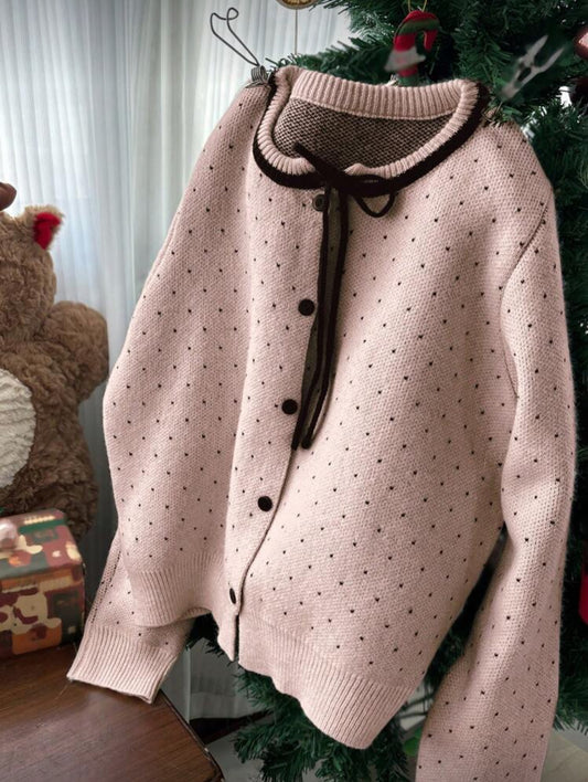 Pullover tricoté à pois