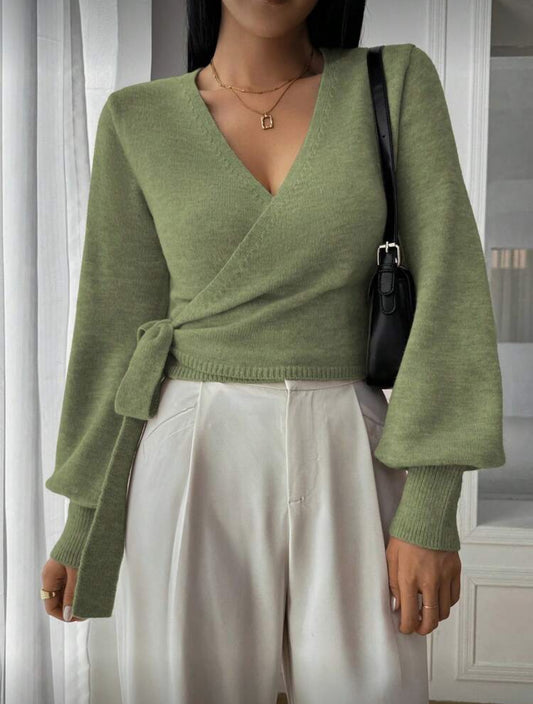 Pull col en V taille nouée.