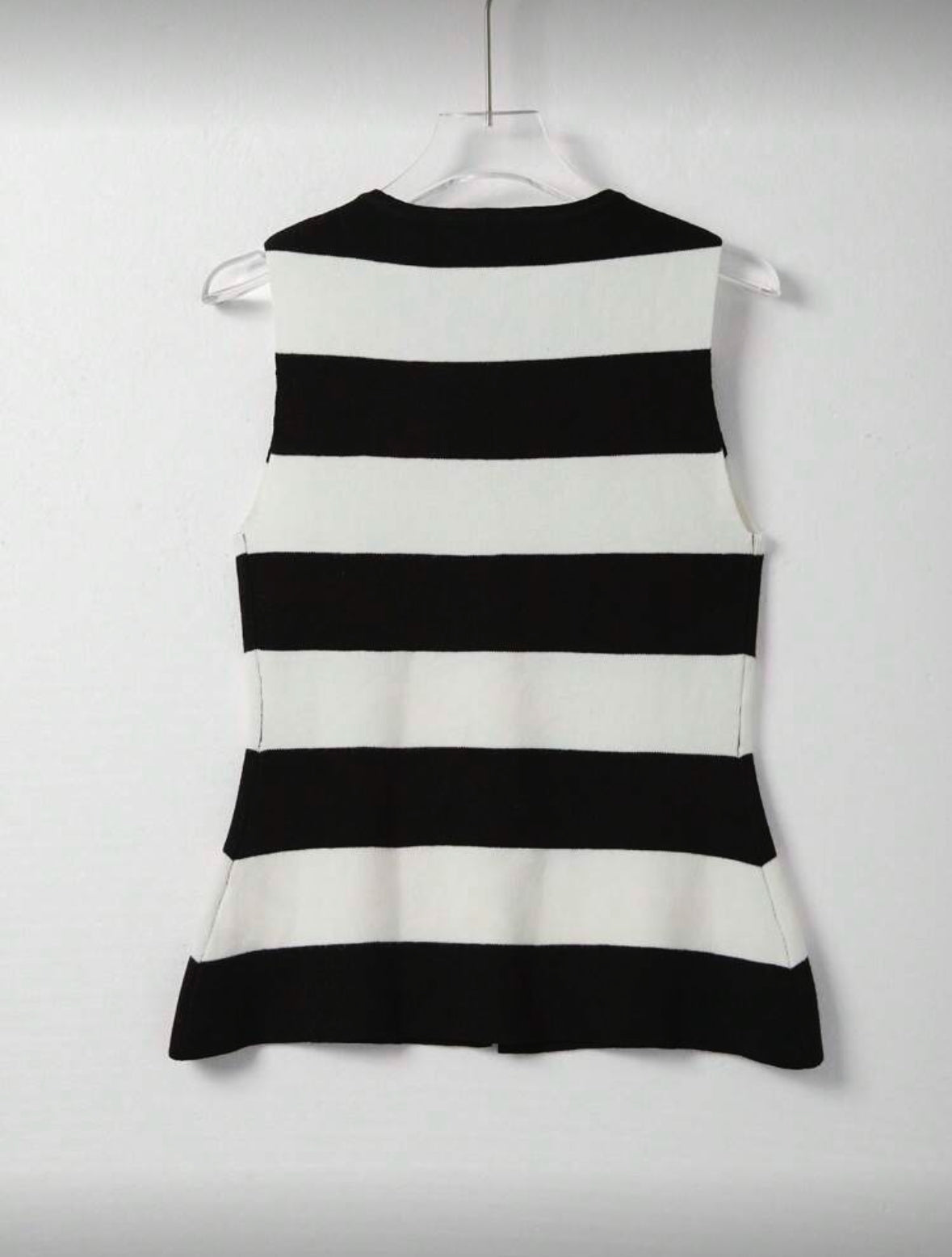 Top tricoté sans manches