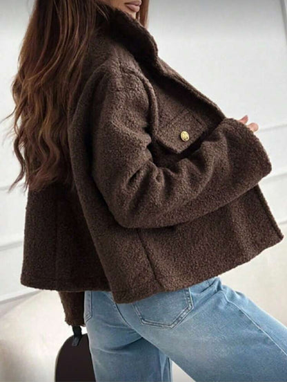 Veste courte en laine d'agneau