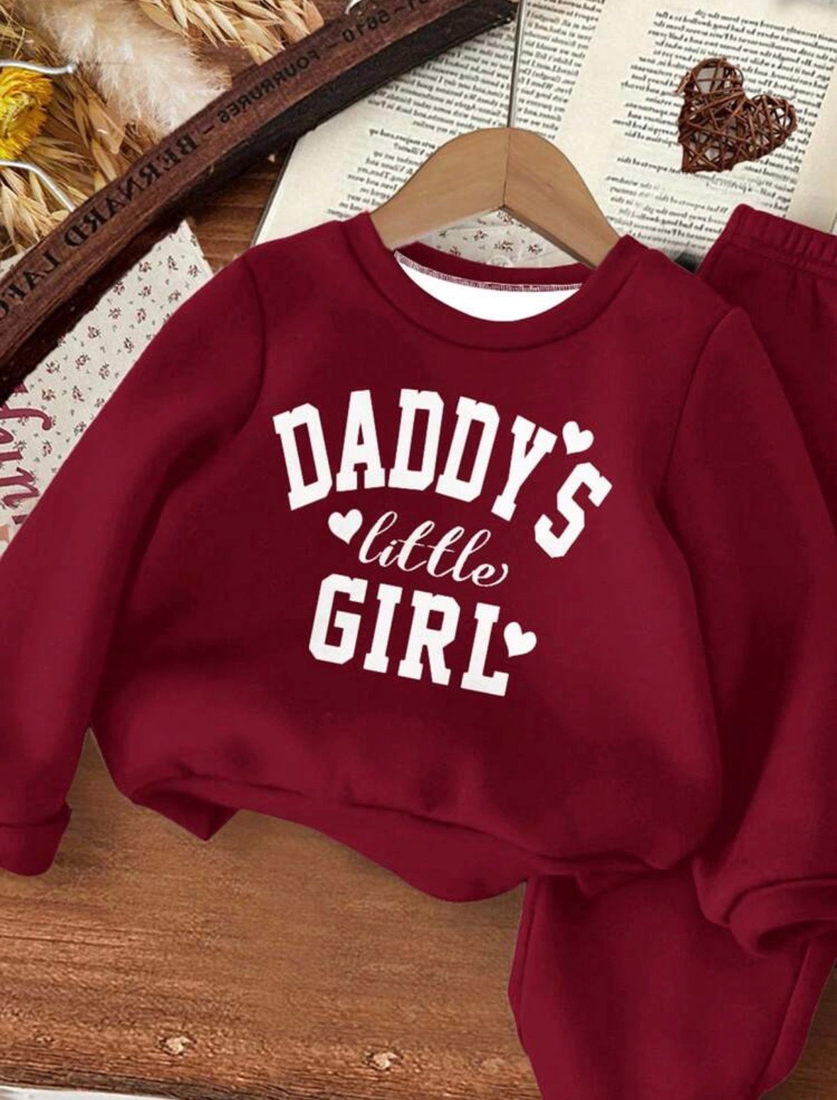 Ensemble little girl