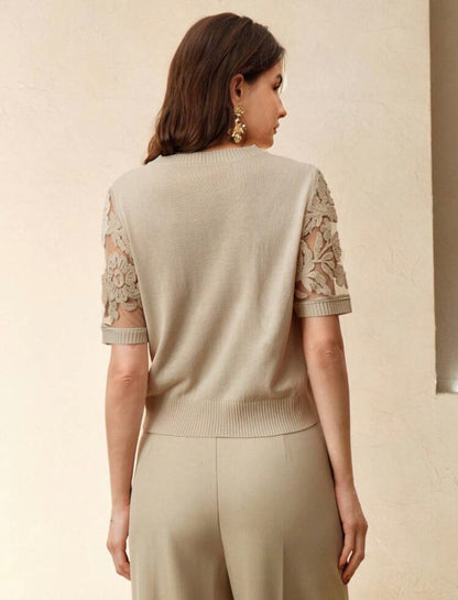 Top tricoté à fleurs