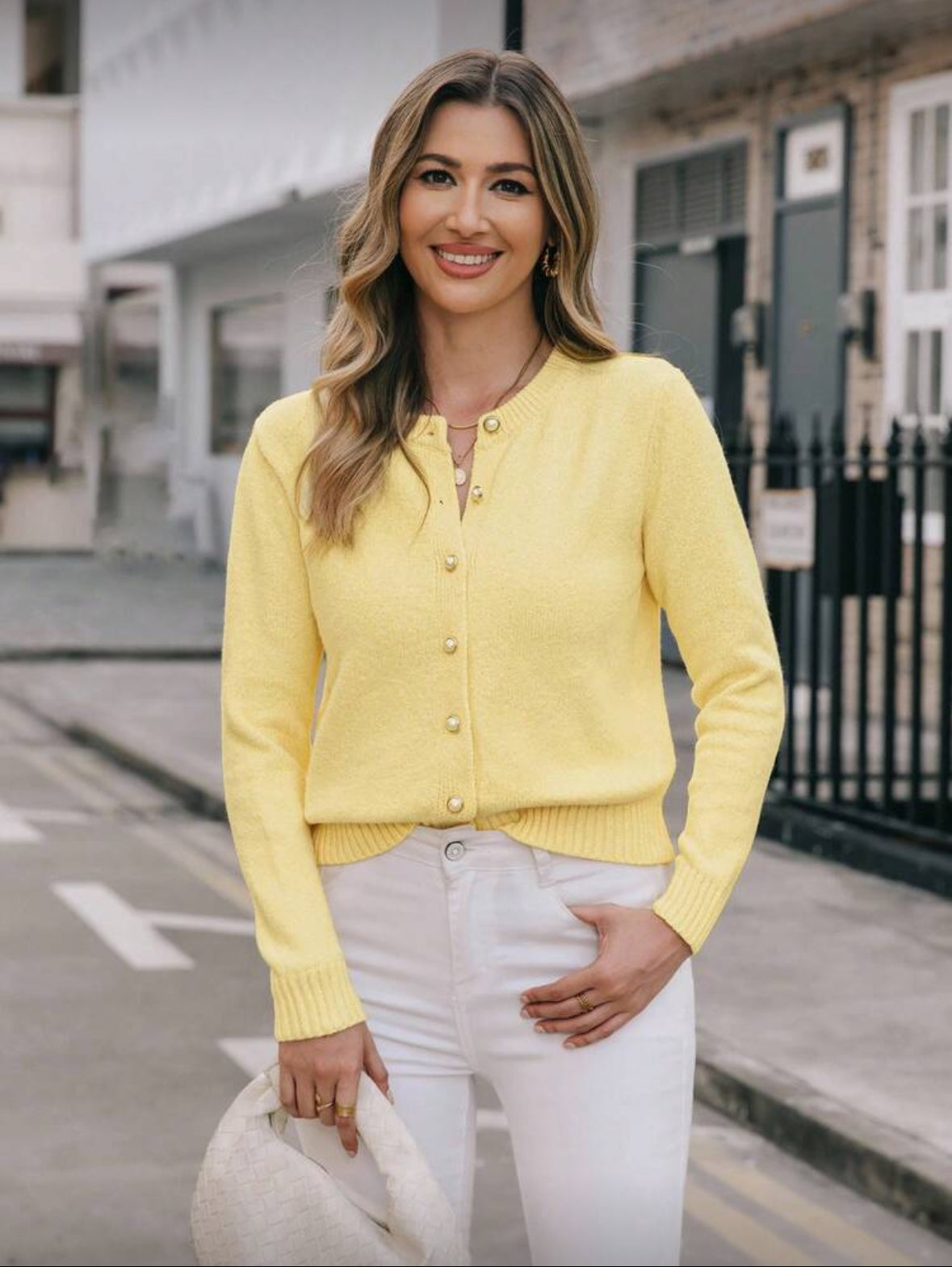 Cardigan minimaliste à col rond